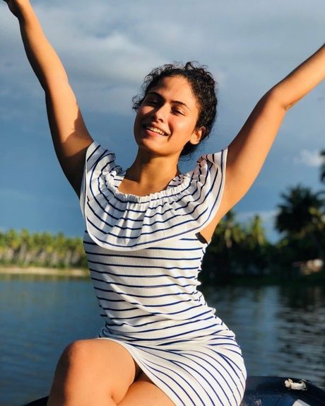 Sandani Fernando pornstar hd gallery