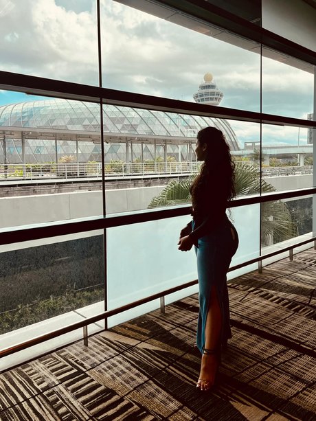 Sandani Fernando pretty star gallery