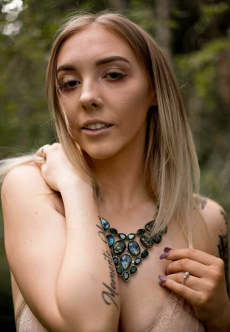 violetcox pornstar erotic pic