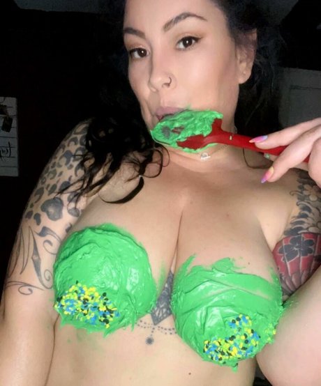 Cuntsuela star sexy pic