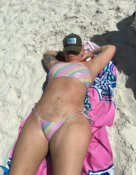 holliess1free pornographic model photos