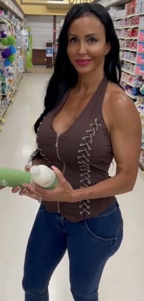 jewels jade vip Profile pic