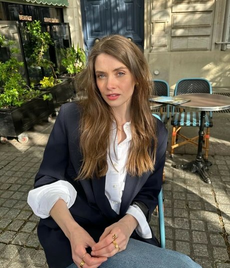 Juliet Searle pretty pornstar photo