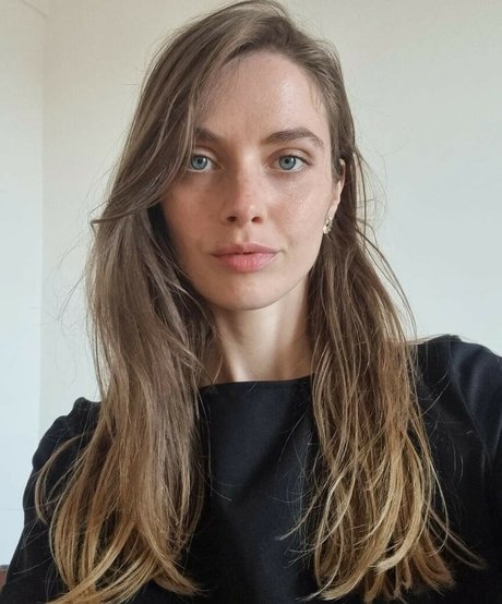 Juliet Searle sexy star pics