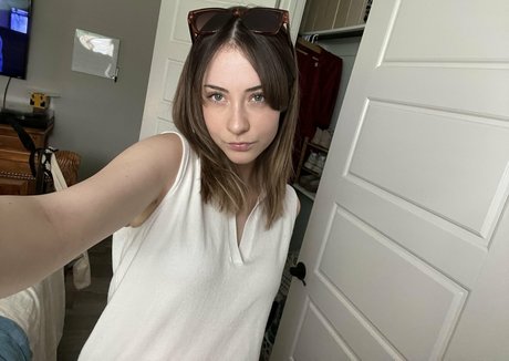 Kelsey Grzybowski hd star photo