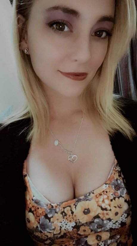 Keeley Hadley naked pornstar image