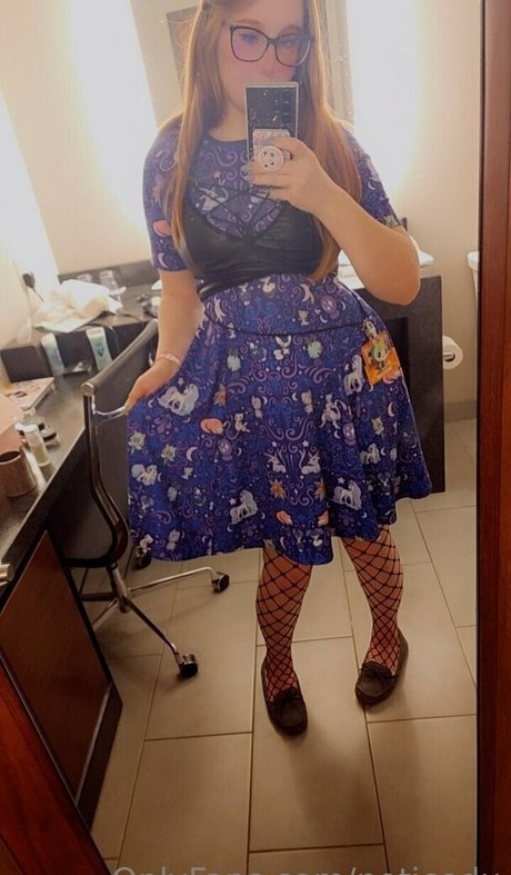 noticedu sexy model img