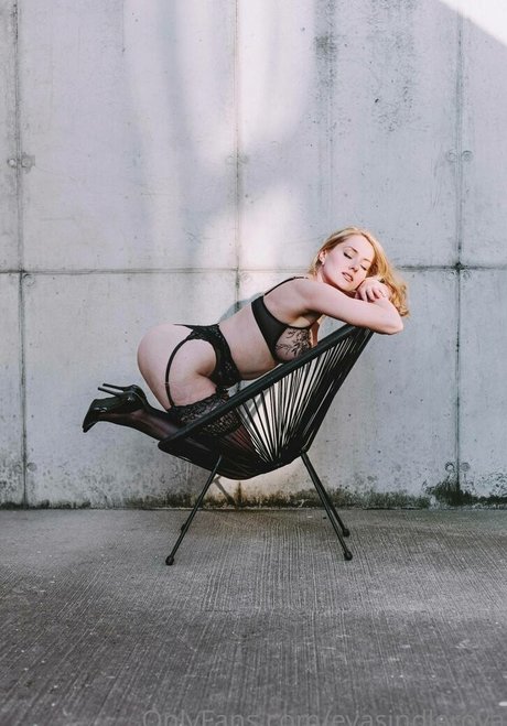 evasindlerova model nude image
