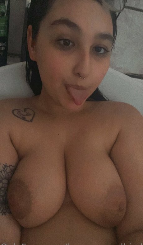 brownneyedbimbo erotic model pics