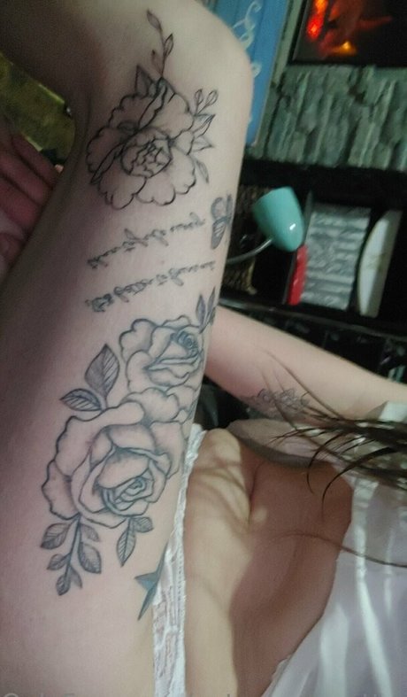 autumnsweettart star exclusive photo