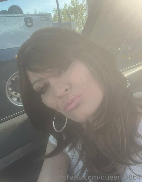 queen b864 erotic star images