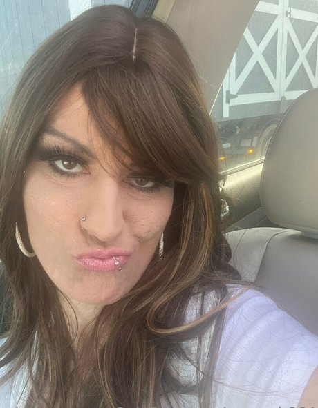 queen b864 pornstar art images