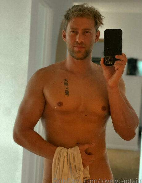 lovelycaptain erotic model pic