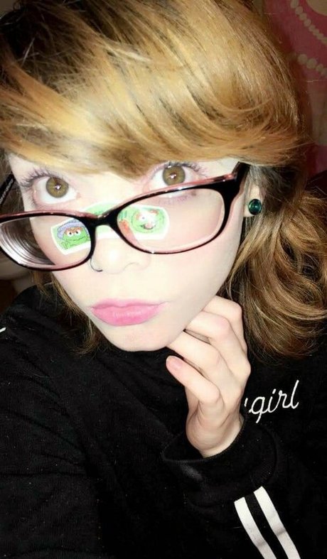 Lilac Lullaby model nudes pictures