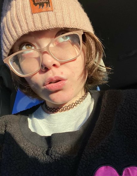 Lilac Lullaby pornographic actress pics