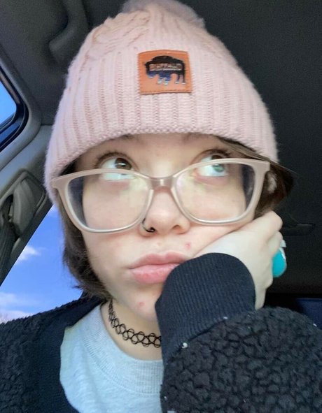 Lilac Lullaby model xxx image