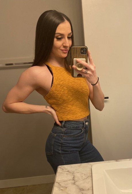 The Naughty Peach best star photo