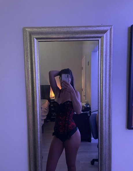 emmaontop exclusive actress images