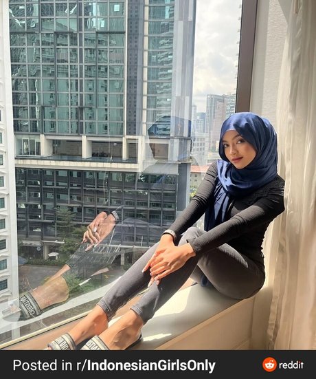 oklinfia nude star photos