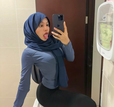 oklinfia model xxx pictures