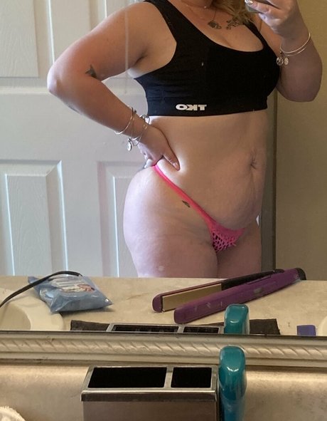 mommithiccc model porn galleries