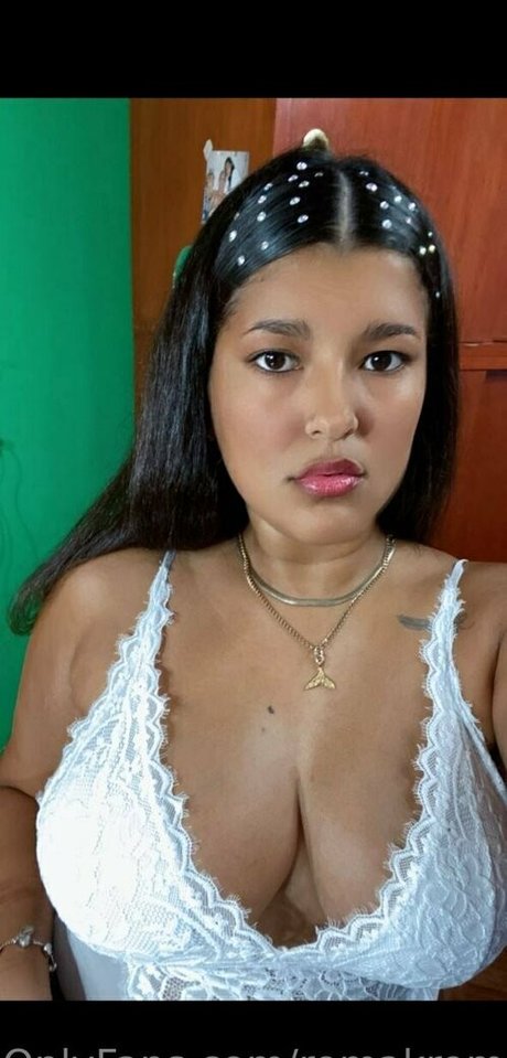 romakromm model photos