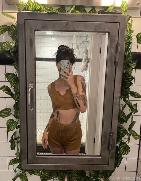 whoreticulture model hot gallery