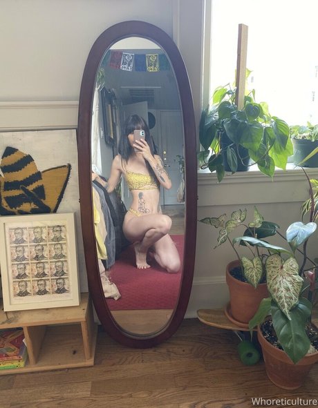 whoreticulture model art galleries