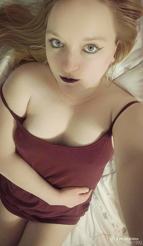 aprilrose1992 pretty actress pic