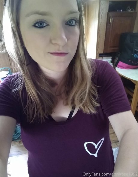 aprilrose1992 exclusive star img