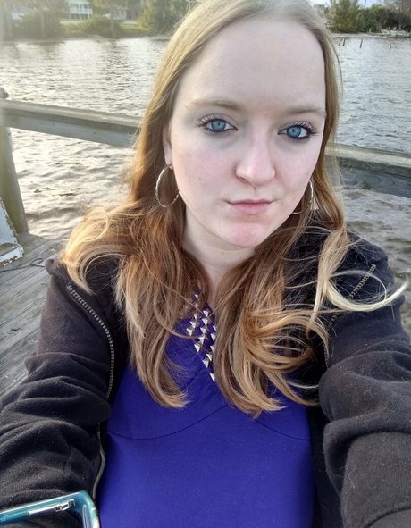 aprilrose1992 exclusive pornstar gallery