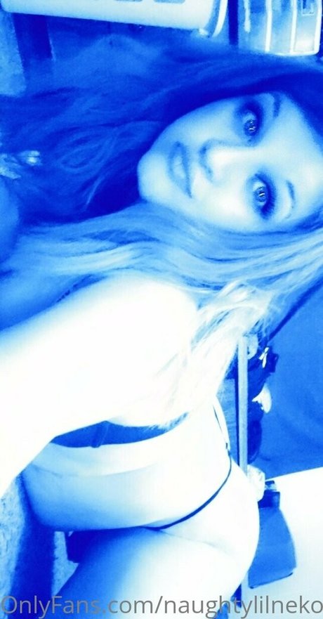 naughtylilnekofree star hd pics