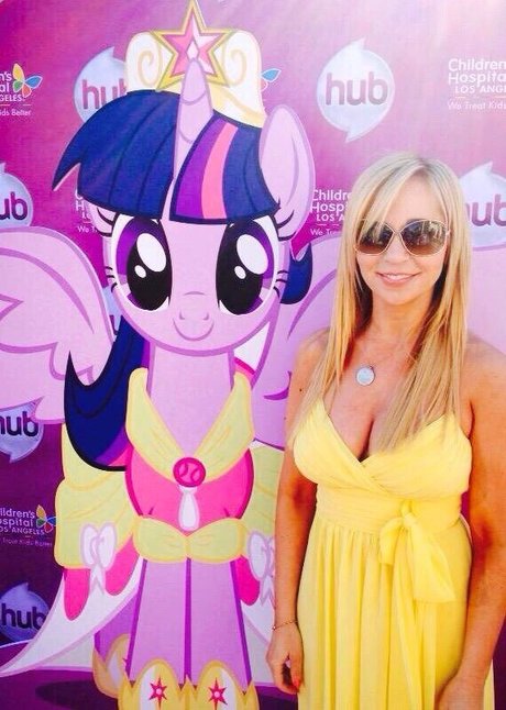 Tara Strong pornstar nice gallery