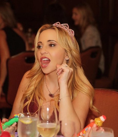 Tara Strong exclusive star image