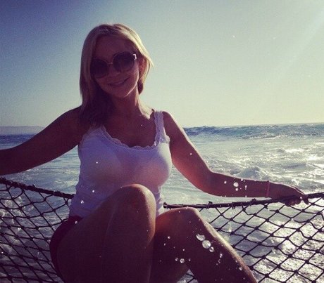 Tara Strong model porn archive