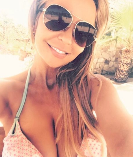 Tara Strong hd star photos