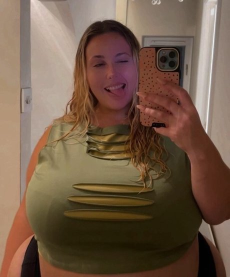 juiceefruitee star high quality pictures