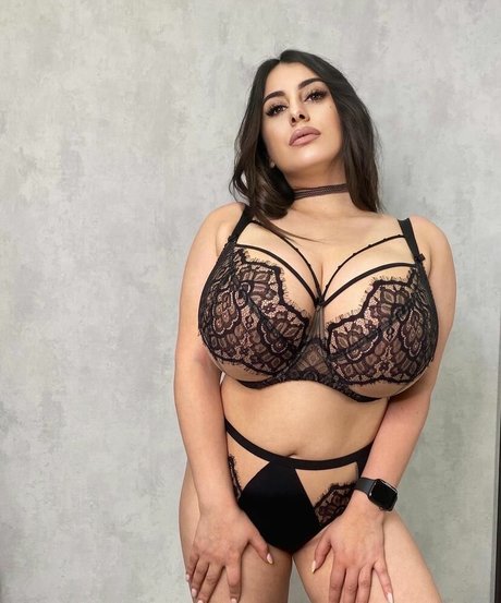 Rozzzywow nude model pictures