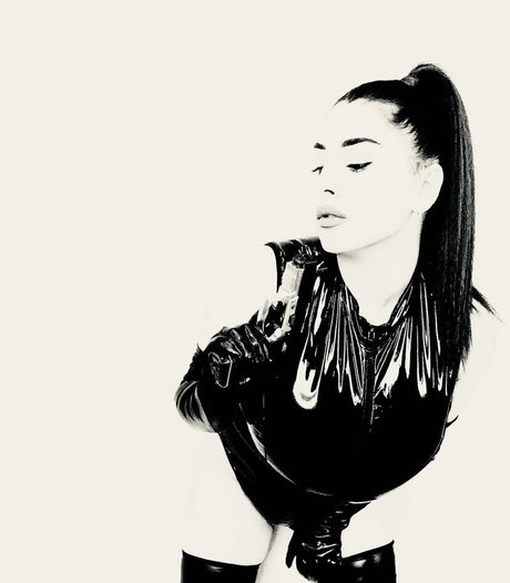 Rozzzywow hd actress pics