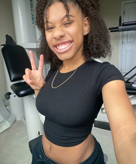 Elyse Rey model galleries