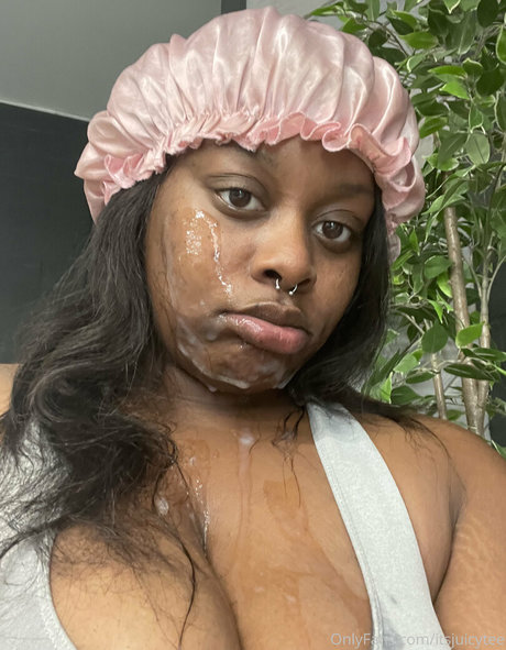 itsjuicytee hd model image