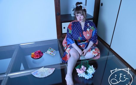 Umi Mitoma beautiful model gallery