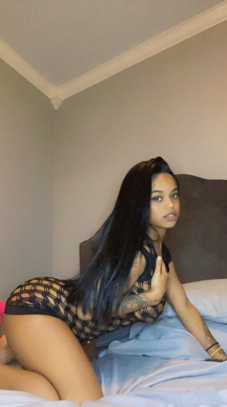 petitedoll23 model nice image