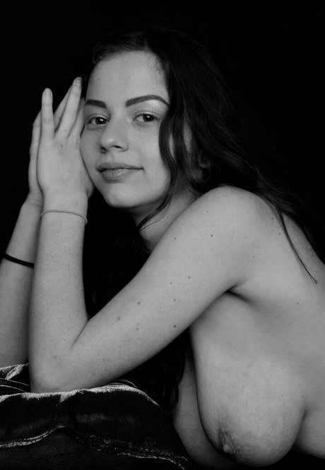 Luna Vera pornstar exclusive photos