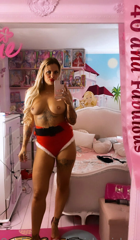 Jamieleepinkymummy exclusive model img