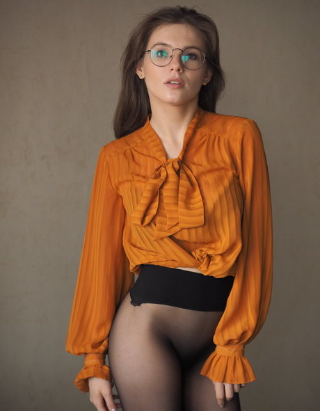 Anyutamoor hot actress photo