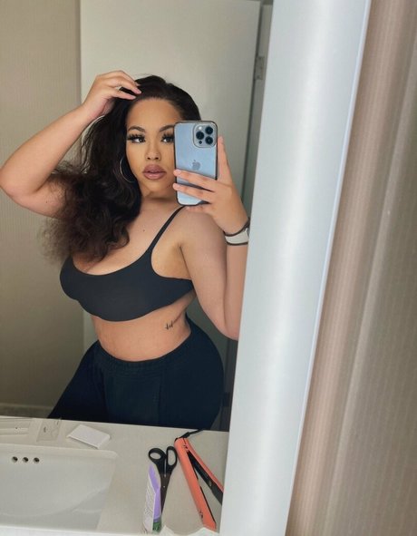 Teeee model naked photo