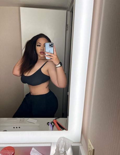 Teeee pornstar erotic pics