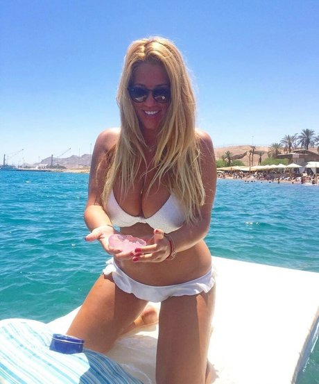 Nicolle A sexy star pic