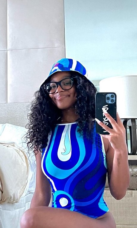 asian sister onlyfans top pics